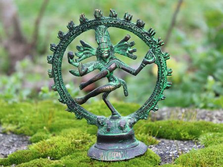 ৬. নটরাজের মূর্তি: