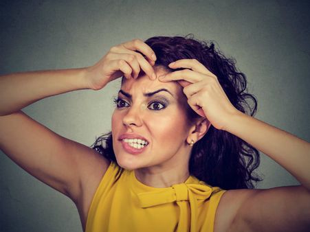 ৭. ব্রণর প্রকোপ কমে: