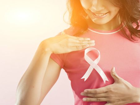 ৯. ক্যান্সারের মতো মারণ রোগে দূরে থাকতে বাধ্য হয়: