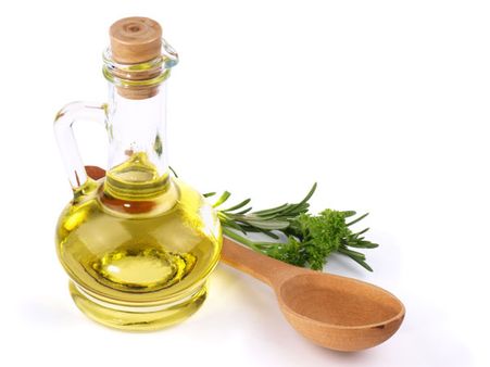 ৬। ভেজেটেবল অয়েল 