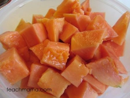 ৭. পেঁপে ও কলা থেকে দূরে: