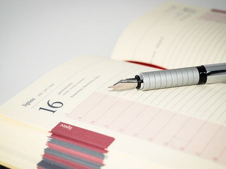 ৫। নিজের গল্প লিখুন