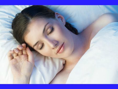 ৪. ঘুম বাড়ায় এবং পেশীর ব্যাথা কমায়