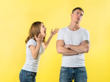 ৫) একে অপরকে দোষারোপ করা 