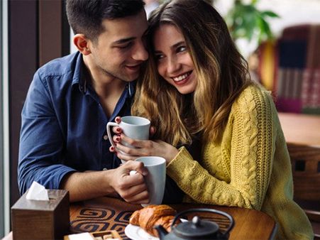 সঙ্গীকে অবিশ্বাস না করার প্রতিশ্রুতি