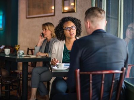 ৪) দূরত্ব বজায় রাখুন