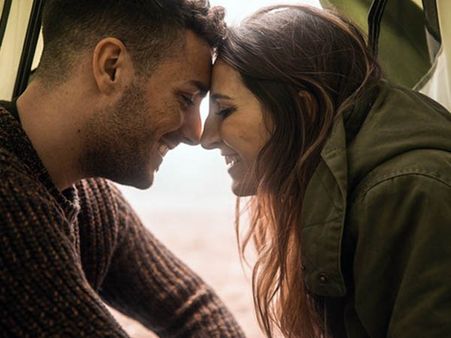 ১) একে অপরকে ইমোশনালি সাপোর্ট করুন