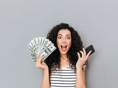 ৭) আর্থিক স্থিতিশীলতা গুরুত্বপূর্ণ