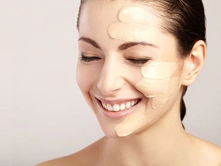 ময়েশ্চরাইজার এবং বিবি ক্রিম