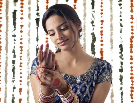 নিজের ঘর থেকে বেরোনোর ​​জন্য প্রস্তুত হওয়া