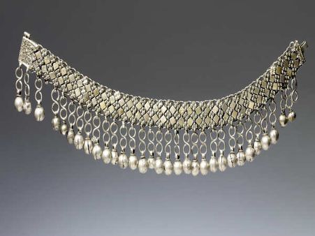 রূপোর গয়না পরিষ্কার করতে