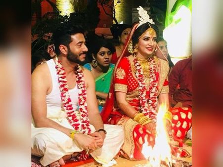 আমি কি বিয়ের পরেও চাকরি করতে পারব?