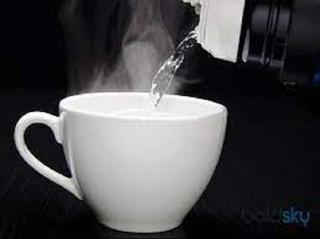 ৩) গরম জল 