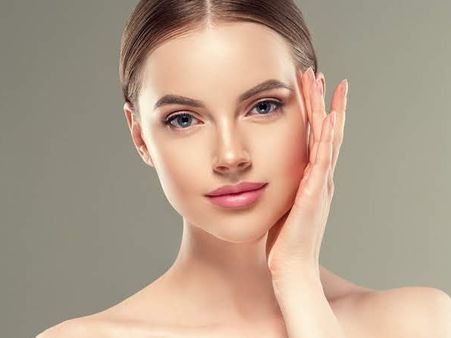 উজ্জ্বল ত্বকের জন্য চন্দনের ফেস প্যাক