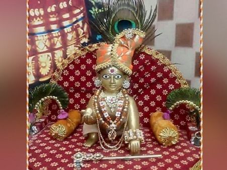 জন্মাষ্টমীতে অনন্য সংযোগ