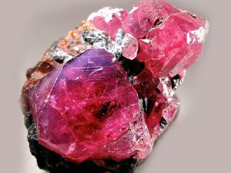 জুলাই বার্থস্টোন : রুবি জুলাই বার্থস্টোন : রুবি