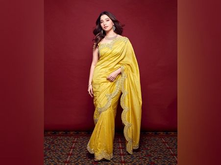 নবরাত্রির প্রথম দিন - হলুদ রঙ নবরাত্রির প্রথম দিন - হলুদ রঙ