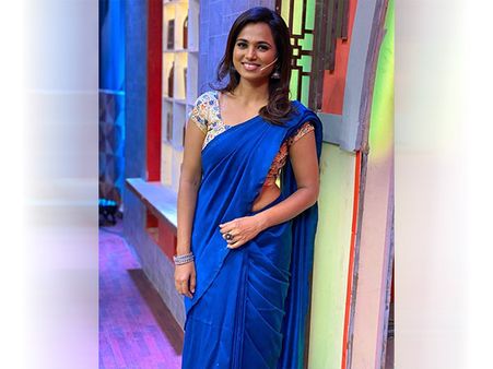 নবরাত্রির সপ্তম দিন - নীল রঙ নবরাত্রির সপ্তম দিন - নীল রঙ