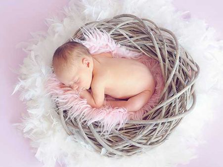 ১) অকাল প্রসব