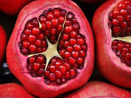 ৭) ডালিম