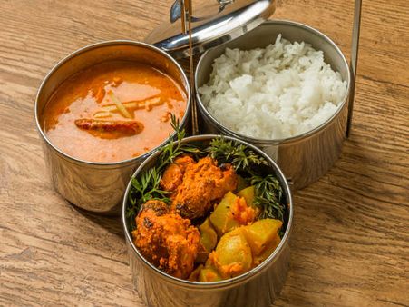 একসঙ্গে অতিরিক্ত খাবার খাবেন না