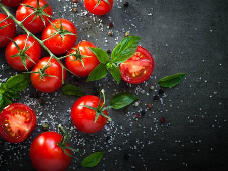 টমেটো এবং শসা