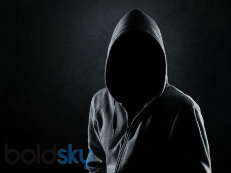 নেতিবাচক লোকদের থেকে দূরত্ব বজায় রাখুন