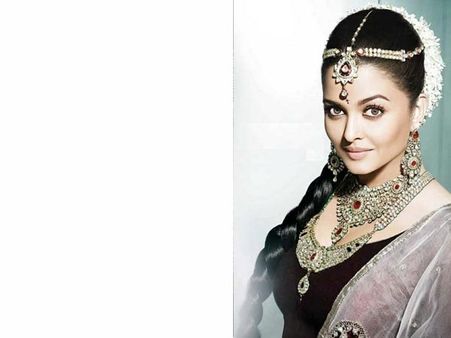 The Diamond & Ruby Studded Queen