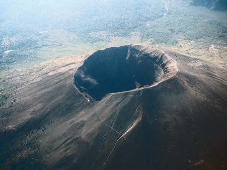  Mount Vesuvius, Italy
