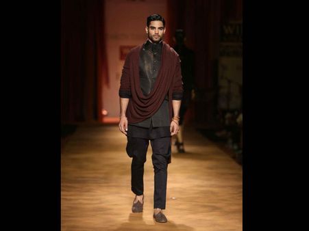 Kurta With Drape Jacket