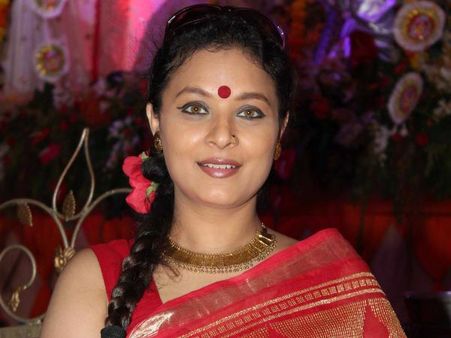 Sharbani Mukherjee's large Maroon Bindi