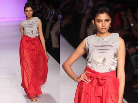 Knotted neon pink skirt