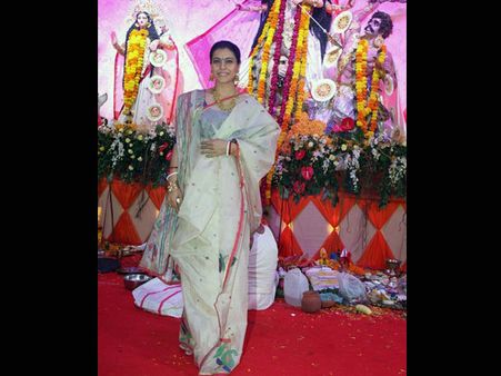 Kajol: Bengali Style Saree