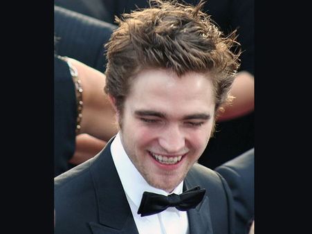 Messy Spikes: Robert Pattinson