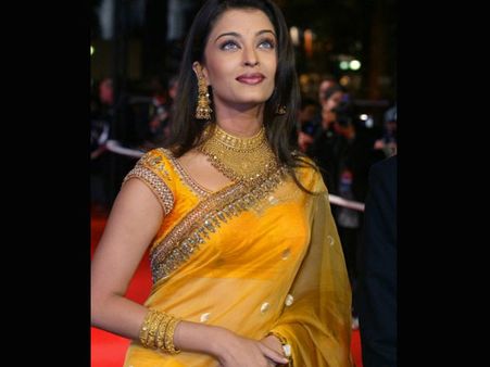 Aishwarya Rai In Yellow Saree