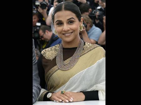 Vidya Balan In White Gold Saree