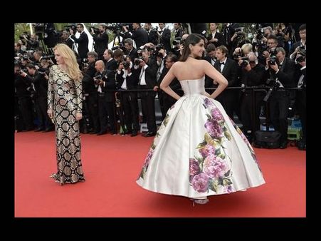 Sonam's Backless Gown