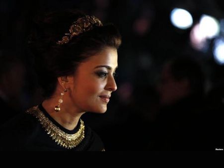 Wreath Adorned Bun Wreath Adorned Bun