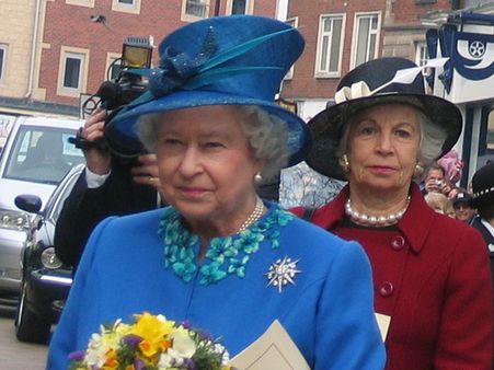 Queen Favours Water Birth Queen Favours Water Birth