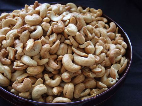 Cashews Cashews