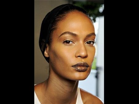 Bronze Glossy Lips
