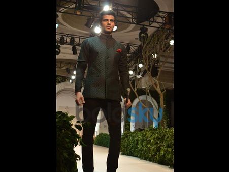 Patterned Half Sleeve Jacket