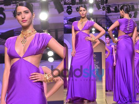 Collar Necklace With Locket Collar Necklace With Locket