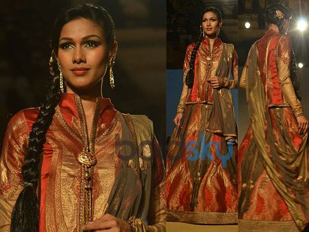 Full-sleeved Oraneg Chaniya Choli