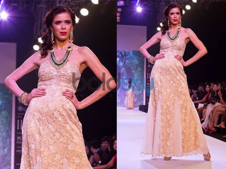 String Of Diamonds, Emeralds and Pearls String Of Diamonds, Emeralds and Pearls