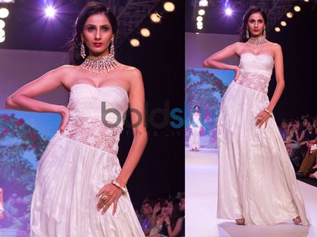 Spiky White Gold Choker Spiky White Gold Choker