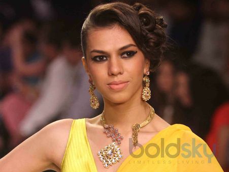 Open Floral Necklace