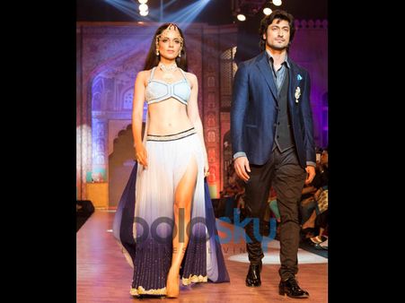 Kangna Ranaut n Vidyut Jamval