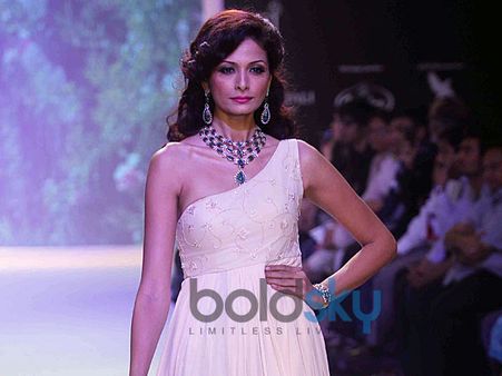 Triple Layered Emerald Necklace Triple Layered Emerald Necklace