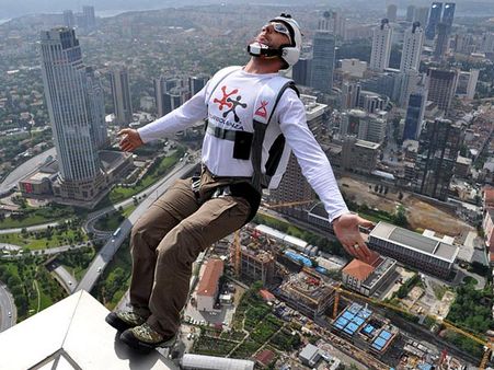 Base jumping 